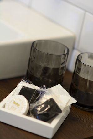 Bathroom amenities