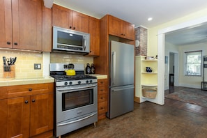 Fully equipped kitchen with all appliances