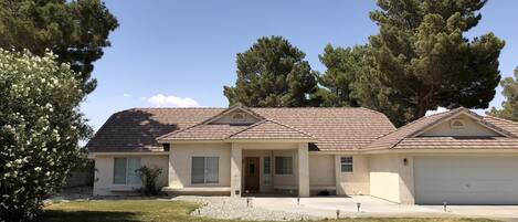 Beautiful Cal City Modern