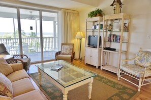 Living Room Area with Screened in Lanai