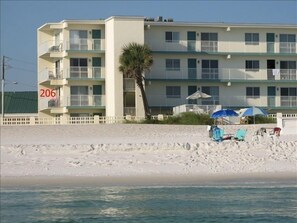 206 - Great location - easy access to the beach - more privacy with an end unit.