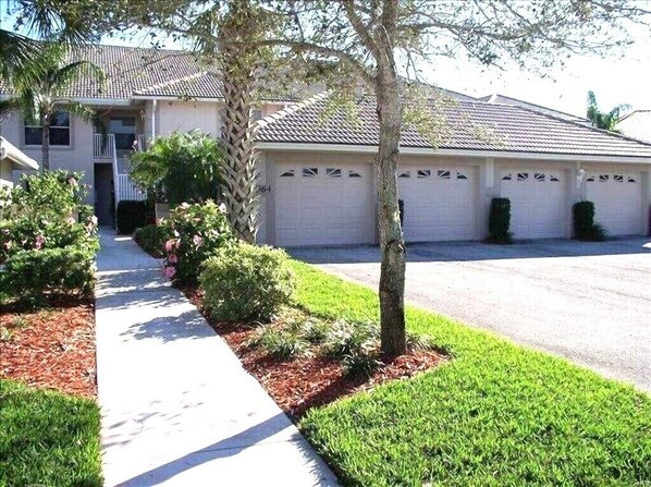 Exterior Veiw of Garage and Entrance