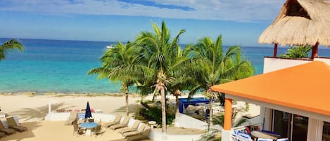 Beach House is a few steps to the fresh water pool & a few more to the Caribbean