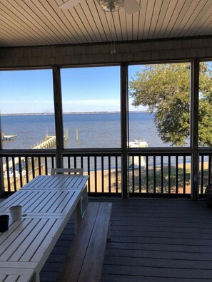 viewfromscreenporchofflivingroom