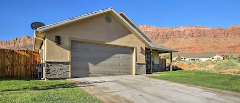 Moab Vacation Rental | 4BR | 2BA | 1,418 Sq Ft | Step-Free Access