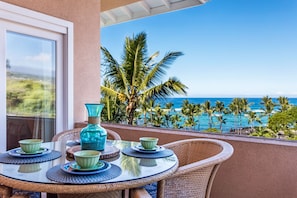 Top floor penthouse vast ocean and beach views from the lanai!