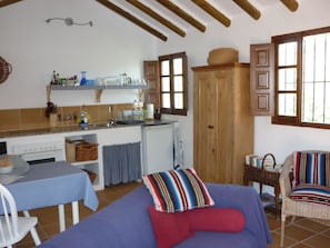 Casita Galgo kitchen area