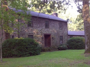 Beautiful and Historic Derwood Farm House