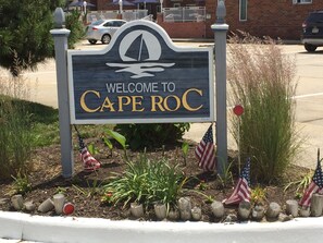 Welcome and Enjoy! The Beach Life!
Sun, ocean breezes, feet in the sand & water