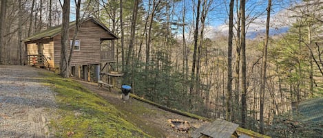 Bryson City Vacation Rental | Studio | 1BA | 416 Sq Ft