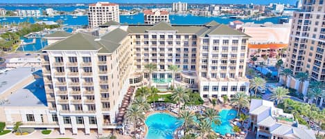 Stay directly on the sands in Clearwater Beach! "The Sandpearl Resort & Spa"