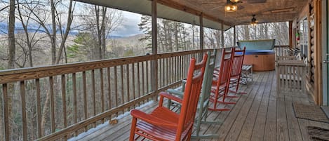 Bryson City Vacation Rental | 2BR | 2BA | 864 Sq Ft | Stairs to Access