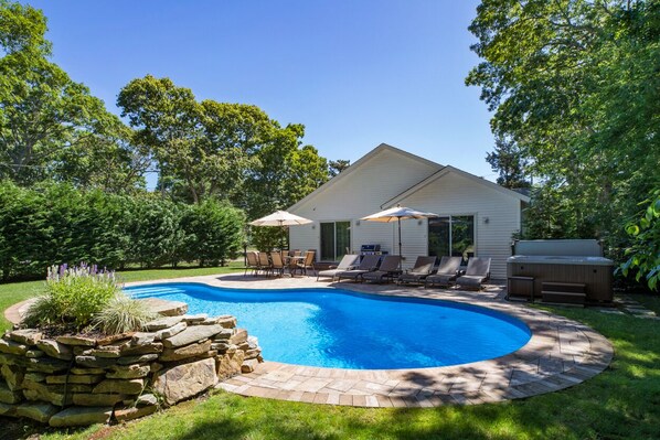 Welcome to Hampton's Haven, a perfect haven for your family or friend's getaway!