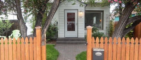 Front entrance. fenced and gated front and back yard.