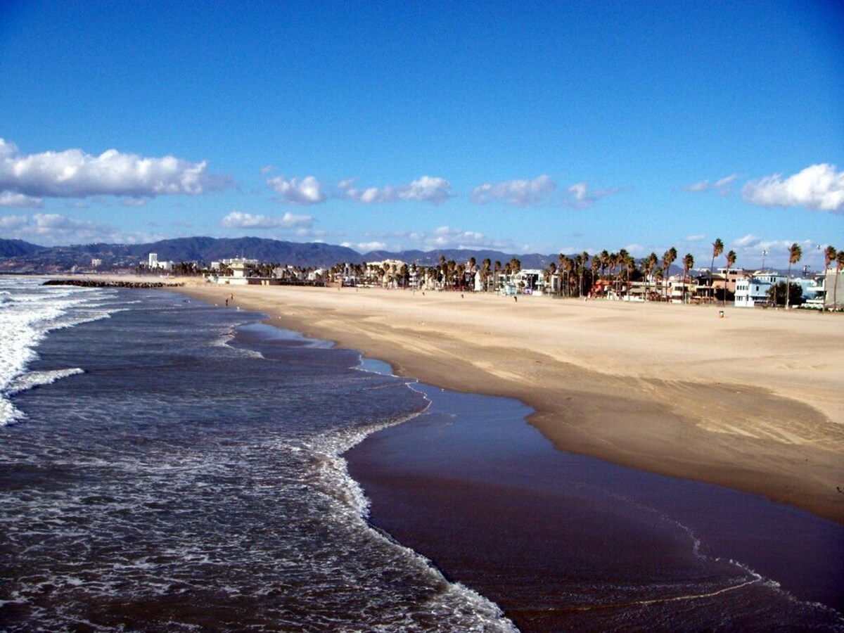 Adorable Beach Cottage 1 Bl to Venice Beach-Bikes+Boats+Wifi+BBQ+Patio