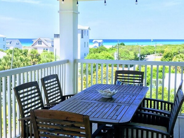 Breakfast, lunch and dinner views from your balcony!