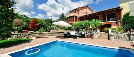 Swimming Pool, Property, Real Estate, House, Building, Residential Area, Leisure, Resort, Home, Vacation