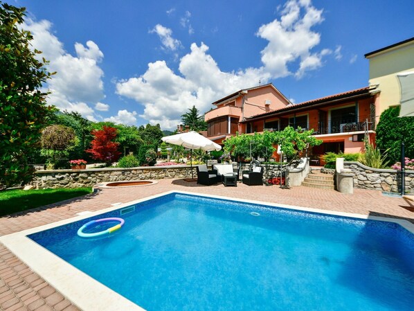 Swimming Pool, Property, Real Estate, House, Building, Residential Area, Leisure, Resort, Home, Vacation