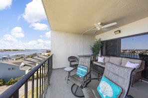 Private Balcony Overlooking Ole River and Marina