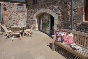 The Byre at Reedsford - outside seating area