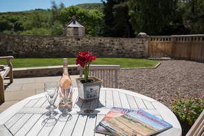 The Byre at Reedsford - garden furniture