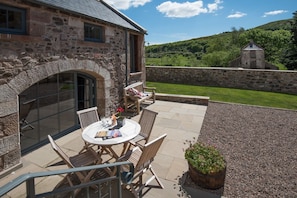 The Byre at Reedsford - garden area