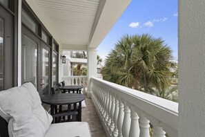 22-Sea-The-Sun-Main-Balcony
