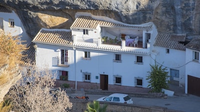 Bella Vista, ein wunderschönes, traditionelles andalusisches Haus, das in die Felsen gebaut wurde