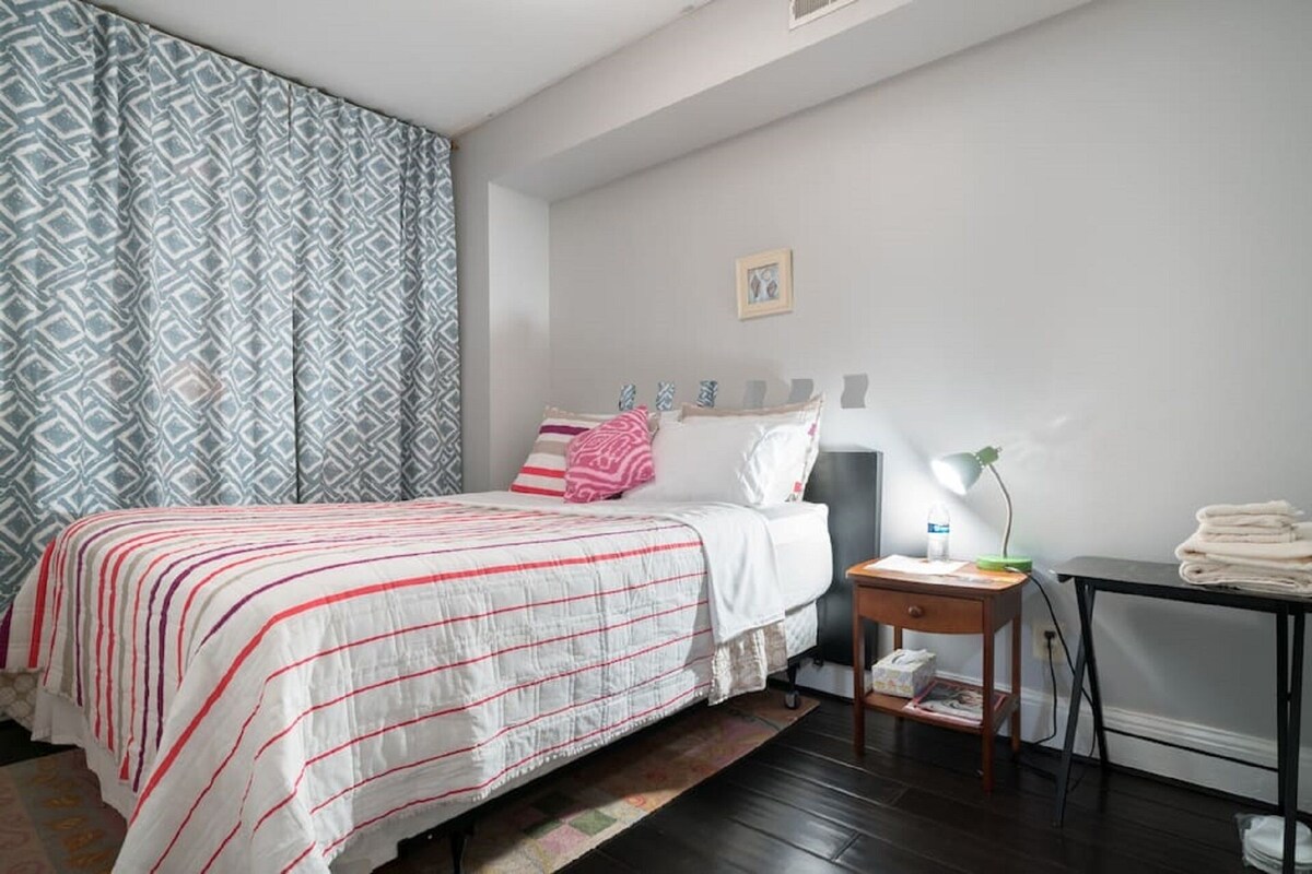 Beautiful DC RowHouse in a quiet&safe neighborhood