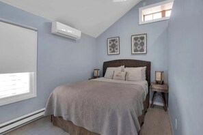 Queen bedroom