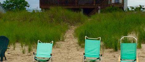 Stream Music on the Beach!