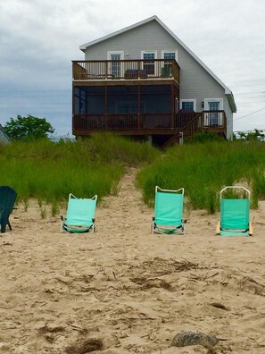 Stream Music on the Beach!