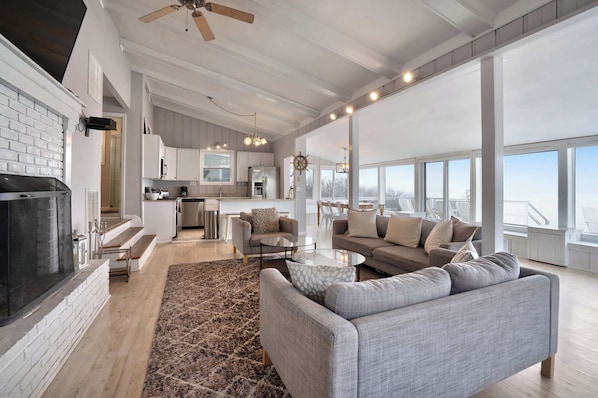 Living room near the kitchen, with stunning outdoor view