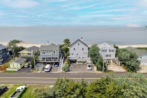 Aerial view of Soundview Beach House