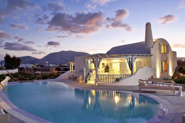 La Maison Private Villa in Santorini.