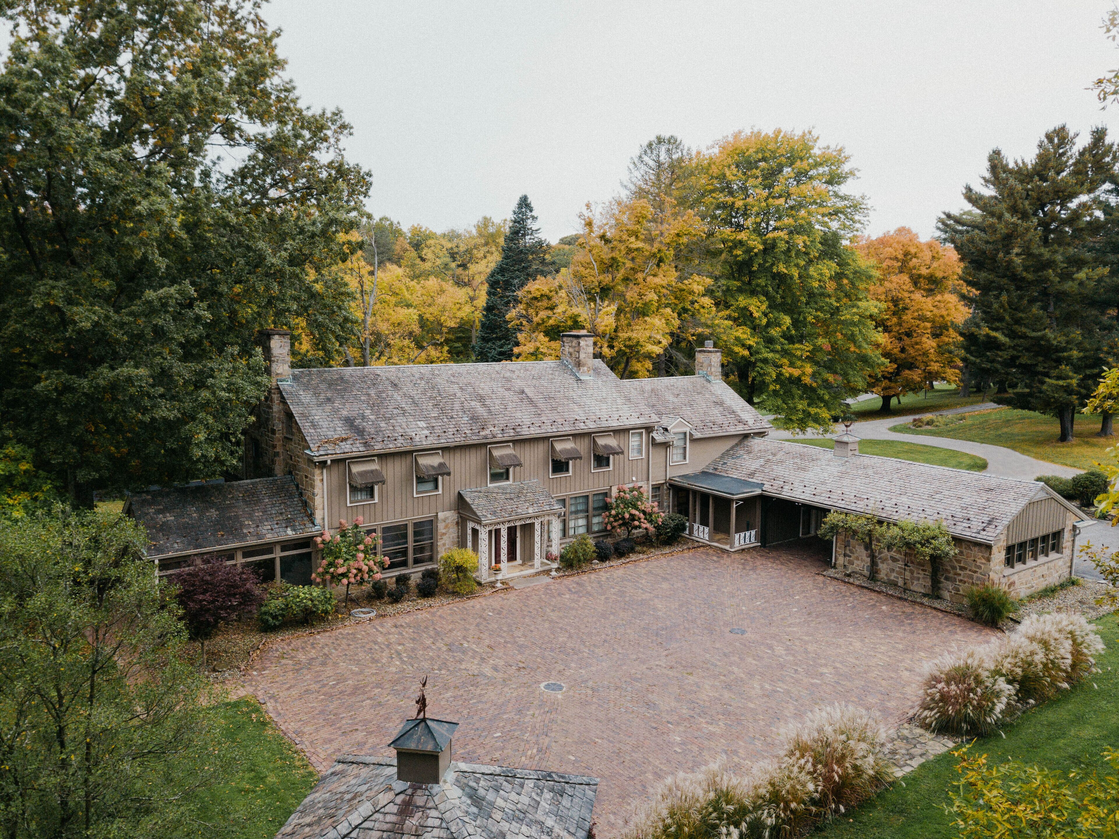 Tod Mansion on Private Estate: 6000 Sq Ft sleeps 16 with 6