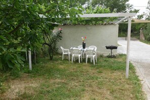 屋外ダイニングエリア