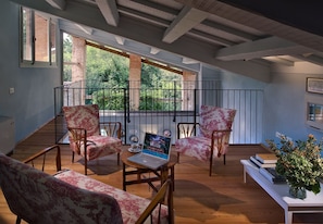 Tv and reading room on the mezzanine