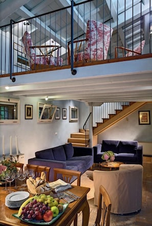 Another view of the living room and mezzanine (Tv room)