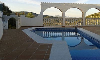 Four bed Villa and Apartment,swimming pool,two bathrooms,one ensuite ,air con 