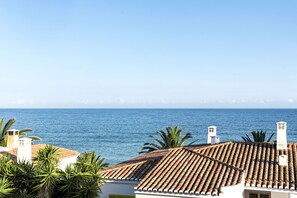 Terrace sea views. 