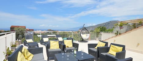 La Terrazza Family Holidays, private Rooftop in Sorrento Coast