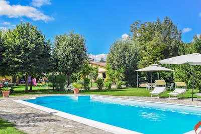 2 Häuser (6+6 Schlafplätze) mit Pool nähe Rom/Braccianosee. Klimaanlage & Wi-fi 