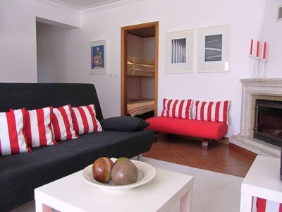Holiday Apartment T1 +1 in the Santa Cruz Beach, 50 minutes away from Lisbon