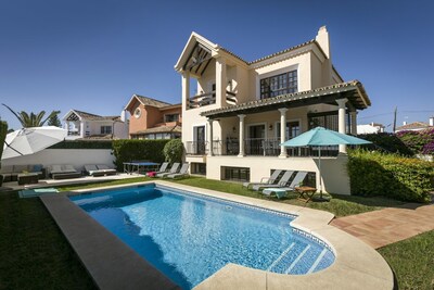 Stunning 5 bedroom, 4.5 bathroom Villa with private pool and garden.