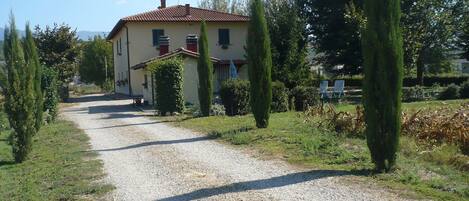 Arrivo all'agriturismo LA RIPA
Vérifier la ferme LA RIPA