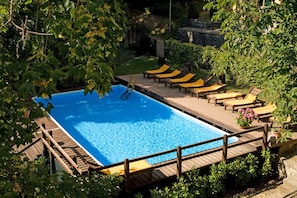 Private  pool with security for kids