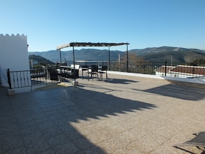 Kayenne 3 roof terrace views.