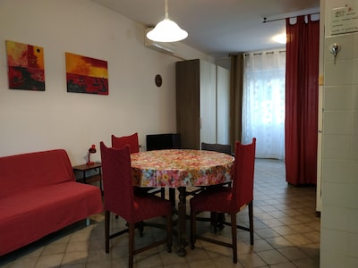 Apartment 1 in Sabbiadoro with garden and parking space 200 meters from the sea