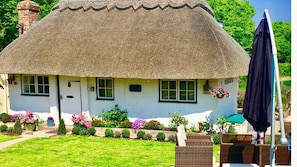 Brittons hill Thatched Cottage 